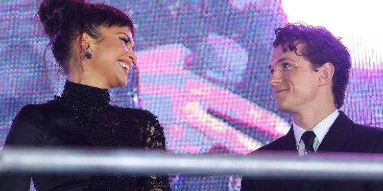 Como Tom Holland e Zendaya se apaixonaram nos bastidores de 'Homem-Aranha'