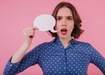 Como nossa forma de conversar muda com os anos: o valor de ouvir, discordar e debater