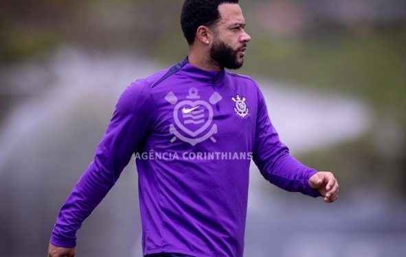 Corinthians anuncia saída de Memphis Depay e alega motivos financeiros para não renovar contrato