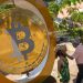 Criptomoedas avançam na América Latina em meio a lacunas regulatórias e controvérsias