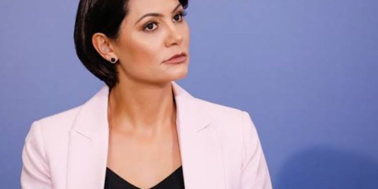 Datafolha: Michelle Bolsonaro tem 19% das intenções de voto pelo Senado no DF, e Leila do Vôlei, 16%