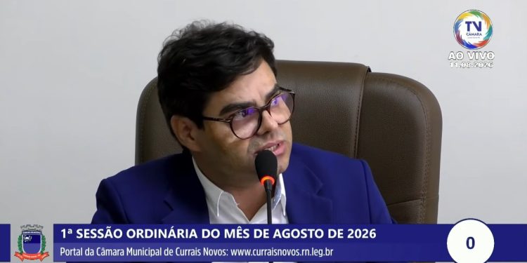 Denunciado, vereador que deu tapa em bumbum de estagiária se desculpa, chama gesto de 'involuntário' e pede as imagens