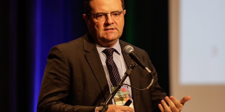 Desembolsos do BNDES em 1,4% do PIB não representam impulso significativo de demanda, defende diretor do banco