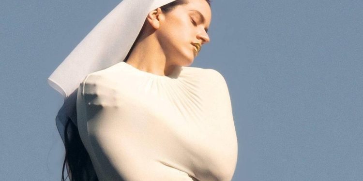 Deus por todos: de Anitta a Rosalía, de editoras a série, por que música, livros e audiovisual estão tão focados na espiritualidade?