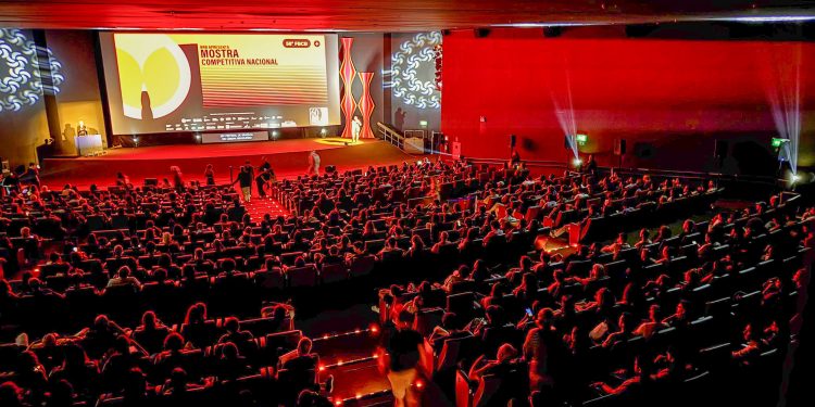 Direção do Festival de Brasília fala em 'página virada' e confirma realização do evento após reviravolta em repasse de verbas