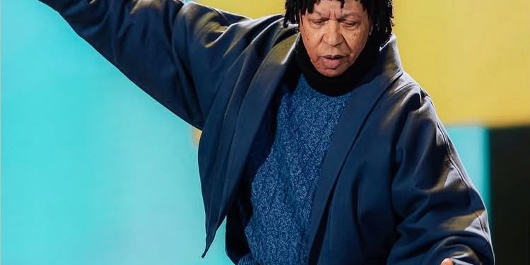 Djavan: qual é o setlist da turnê 'Djavanear 50 Anos. Só Sucessos'?