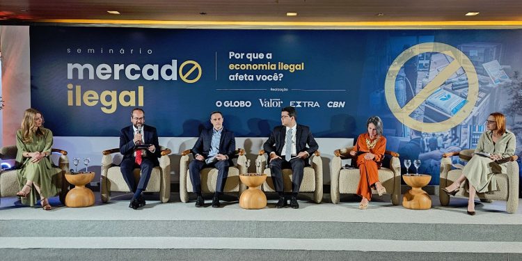 Do 'gato' de luz ao TV Box: especialistas discutem como cortar o custo bilionário da pirataria em serviços básicos