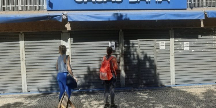 Do juro alto às bets: os fatores por trás da crise do varejo