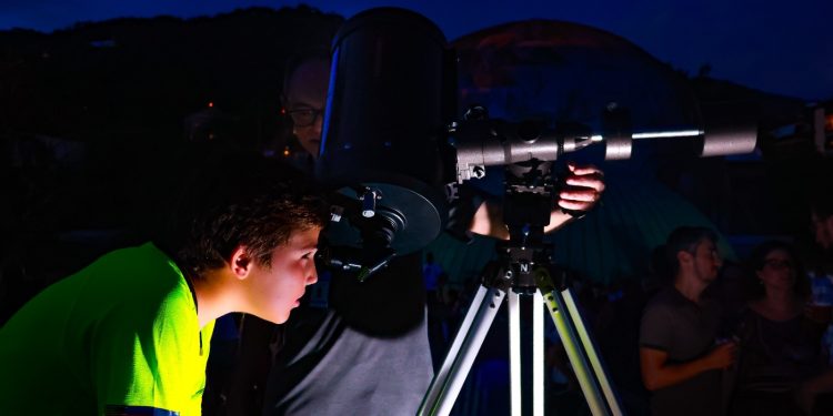 Eclipse lunar: Planetário do Rio terá programação gratuita de madrugada com telescópios, música e mais