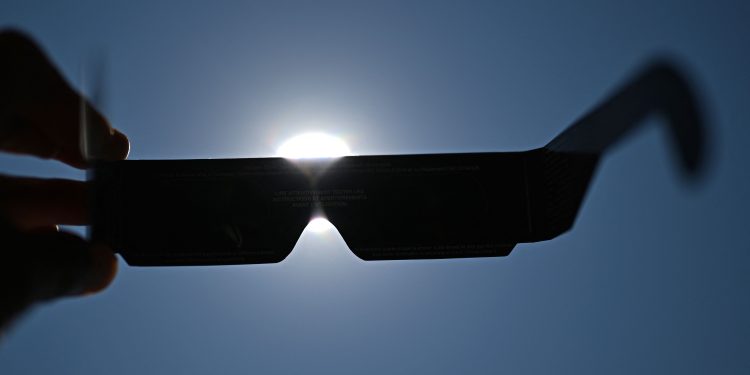 Eclipse solar total: Veja os 4 signos mais impactados pelo fenômeno desta quarta