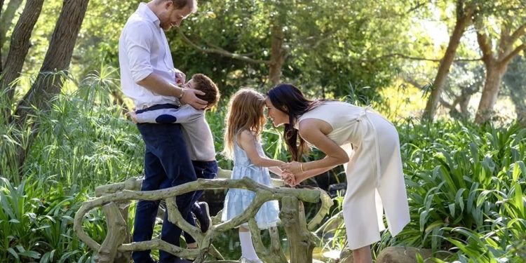 Educação dos filhos divide Harry e Meghan Markle; entenda o motivo