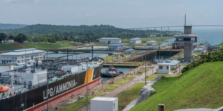 Efeito El Niño: Canal do Panamá vai reduzir trânsito de navios a partir de setembro