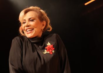 Em cartaz no teatro, Arlete Salles fala sobre a busca por homem ideal: 'Fui vítima da síndrome de Cinderela'