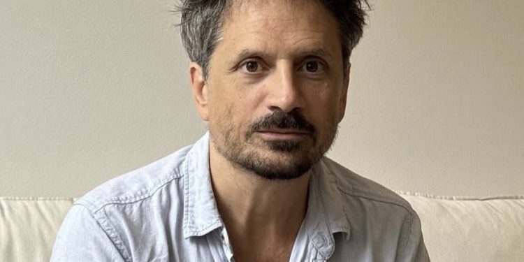Em nova série de Licia Manzo no Globoplay, Felipe Rocha fará par com uma das protagonistas. Saiba mais sobre o papel