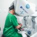 Em procedimento inédito, médico no Chile opera à distância paciente com câncer de próstata em Goiás