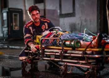 Emilio Dantas fala do papel de cirurgião com transtorno bipolar em 'Emergência 53', nova série médica do Globoplay
