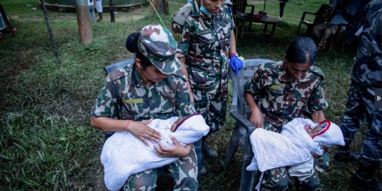 Enchentes no Nepal deixam mais de 17 mil crianças em necessidade de ajuda humanitária urgente, alerta Unicef