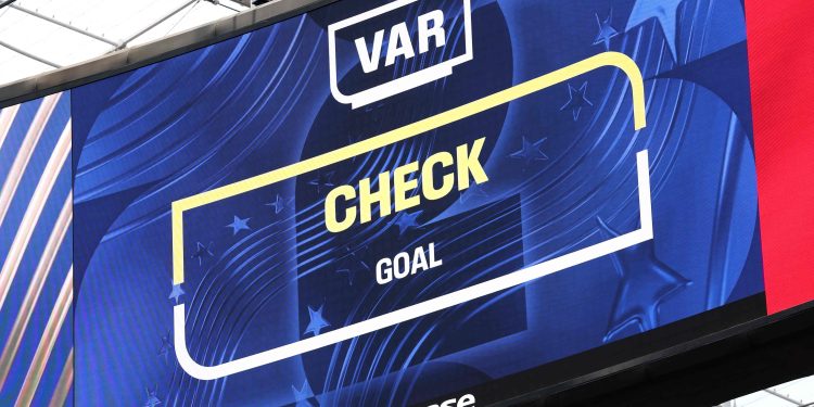 Entenda como será a plataforma lançada pela Uefa para melhorar uso do VAR e que pode ser adotada globalmente