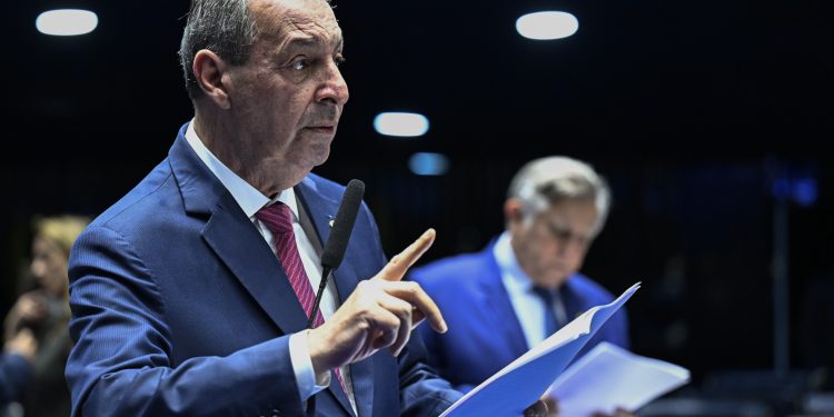 Escala 6x1: Relator descarta mudanças e diz que trabalha para votar texto em comissão do Senado na próxima semana