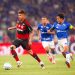Esgotamento faz Flamengo 'derreter' e abusar dos erros após 1º tempo quase perfeito contra o Cruzeiro; análise