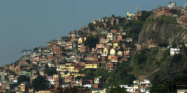 Ex-tenente do Exército é condenado a 63 anos por mortes de três jovens no Morro da Providência
