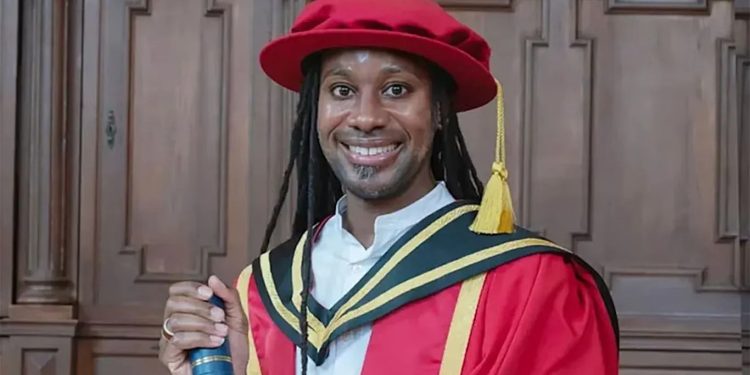 Família de Jason Arday presta homenagem após morte de professor negro mais jovem de Cambridge