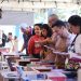 Feira literária no Maracanã homenageia centenário de Fidel Castro com totem em tamanho real
