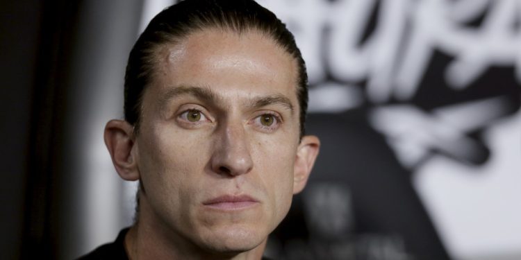 Filipe Luís lamenta saída de Akliouche para o PSG e cobra reposição no Monaco: 'É uma grande perda'