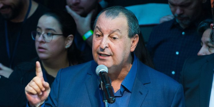 Fim da escala 6x1: relator apresenta hoje texto à comissão do Senado