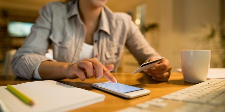 Fim do cartão consignado leva crédito ao digital
