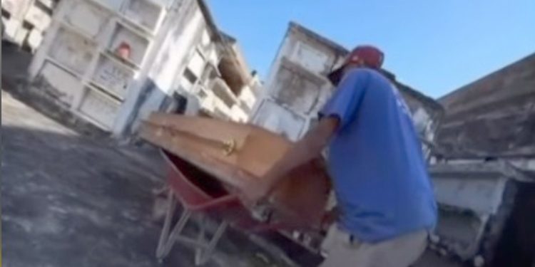 Fiscalização encontra ossadas expostas e prende gerente de cemitério em Niterói; vídeo