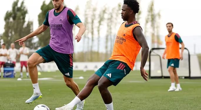 Físico 'excepcional', exames e treino: Vini Jr. volta ao Real Madrid com perfil sereno em semana decisiva, diz jornal