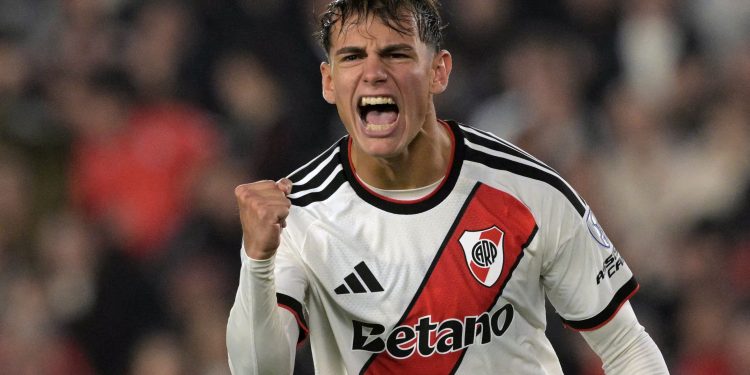 Flamengo oferece valor de Plata para trazer reposição e joia do River; veja proposta