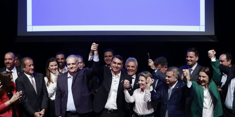 Flávio conta com mãozinha do PT