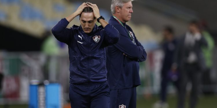 Fluminense vê desgaste no trabalho de Zubeldía, mas demissão antes de 'final' na Libertadores esbarra no perfil da diretoria