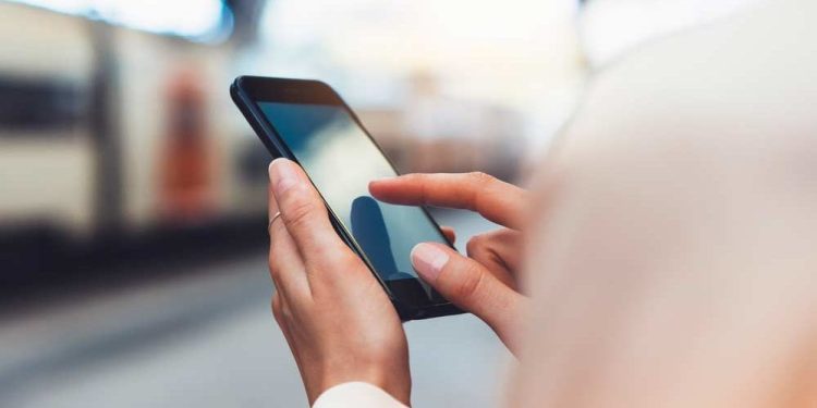 França proíbe telemarketing sem autorização prévia dos consumidores a partir desta terça-feira