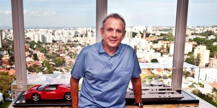 Fundador da Grendene aposta meio milhão em Ciro Gomes