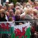Funeral de Bonnie Tyler: fãs vão às ruas para se despedir de Bonnie Tyler em funeral no País de Gales