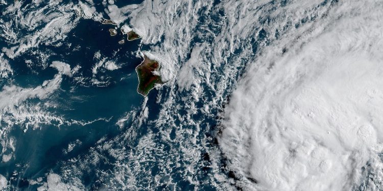 Furacão Lala atinge Havaí e mais de 89 mil casas já estão sem energia elétrica