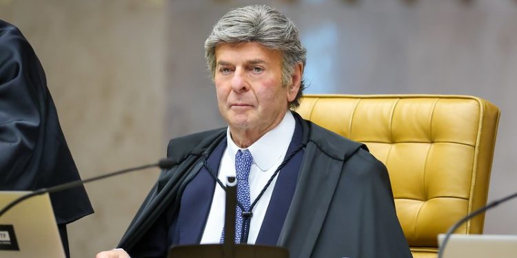 Fux vota por manter exploração de bingos, caça-níqueis e jogo do bicho como contravenção, mas julgamento no STF é interrompido