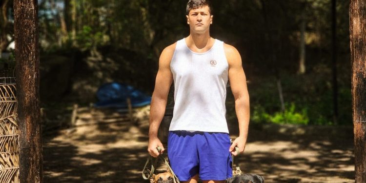 Fuzileiro Naval Lucas Oliveira conquista certificação internacional com o cão de guerra Quill e lança livro