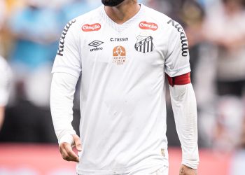 Gabigol provoca Vasco após marcar em vitória do Santos em São Januário: 'Um flamenguista ganhando aqui'