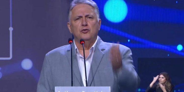 Garotinho critica Ruas por não defender Flávio Bolsonaro e diz que ‘não tem compromisso’ com Witzel
