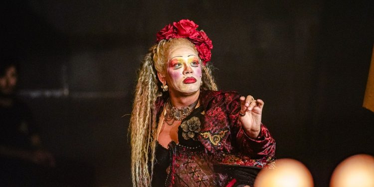Geni em 'Ópera do malandro', Valéria Barcellos vê reflexo da própria transexualidade em criação de Chico Buarque