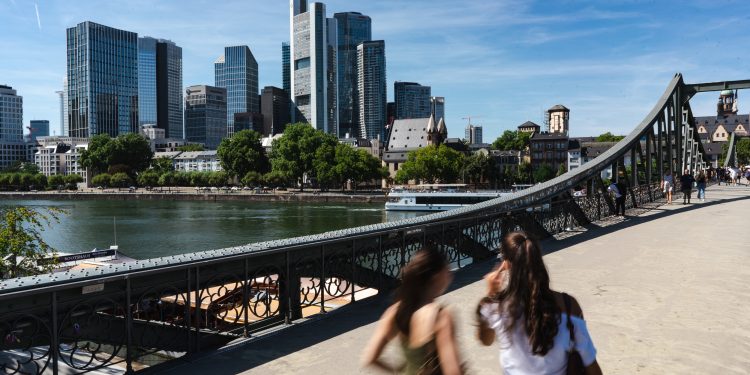 Gestores de fundos correm atrás de US$ 578 bi com histórica mudança nas aposentadorias da Alemanha
