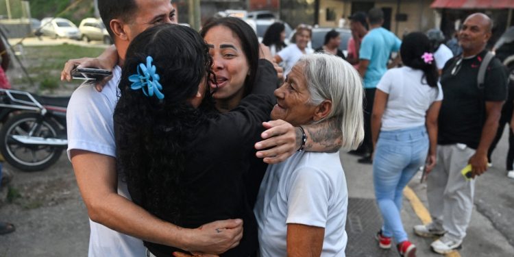 Governo da Venezuela afirma ter libertado 1.046 presos políticos desde anistia decretada em janeiro