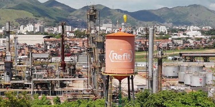 Governo do Rio pede falência da Manguinhos, atual Refit, por dívida acumulada de cerca de R$ 26 bilhões