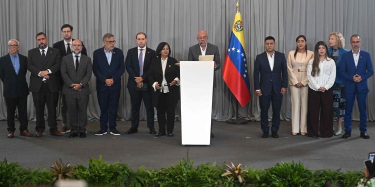 Governo e oposição na Venezuela defendem ações para recuperar reservas no exterior e reformas no Judiciário