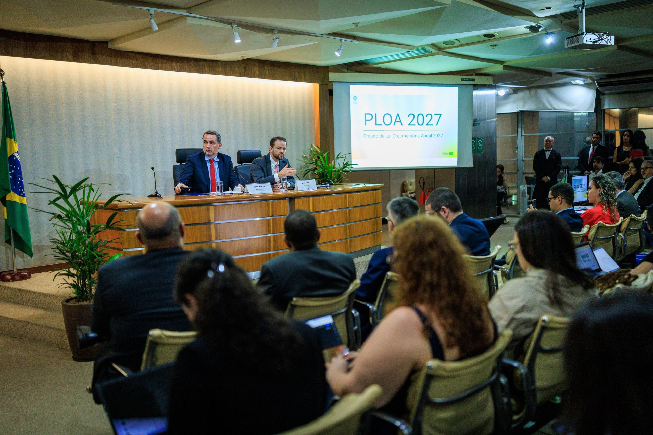Governo prevê arrecadar R$ 41,9 bilhões com Imposto Seletivo em 2027