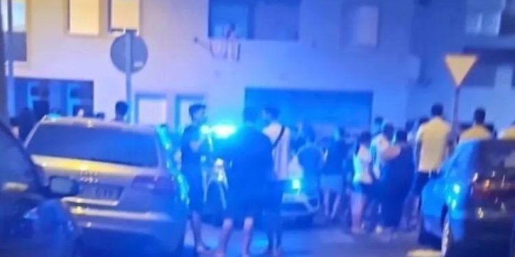 Grávida, mãe e adolescente são mortos a tiros na Espanha; polícia investiga acerto de contas entre clãs